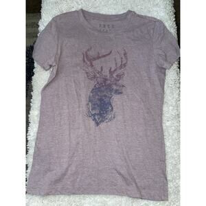 Free Skate Women’s Sz. M Deep Rose Pretty Design Tee. Comfortable